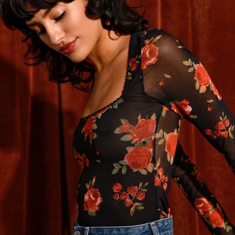 ISO Rouje Sia Bouquet Andalou Noir Top